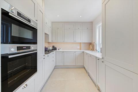 2 bedroom flat to rent, Lyndhurst Road, London, NW3