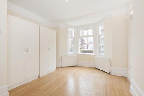 4 bedroom terraced house to rent, Swaton Road, London E3