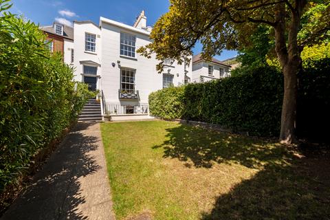 Circus Road, London, NW8