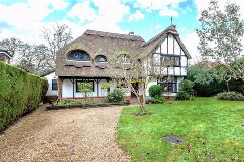 5 bedroom detached house for sale, East Horsley