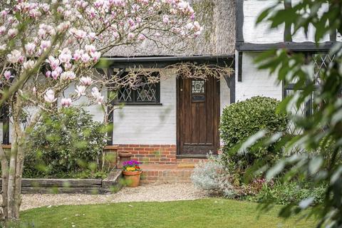 Thaxted Cottage Glendene Avenue, East Horsley, Leatherhead, KT24 5AY