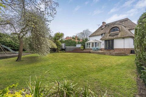 Thaxted Cottage Glendene Avenue, East Horsley, Leatherhead, KT24 5AY