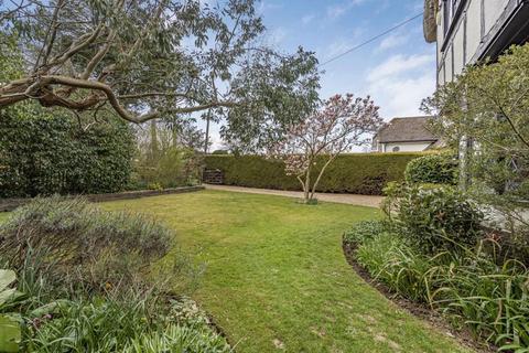 Thaxted Cottage Glendene Avenue, East Horsley, Leatherhead, KT24 5AY