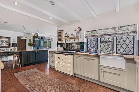 Thaxted Cottage Glendene Avenue, East Horsley, Leatherhead, KT24 5AY