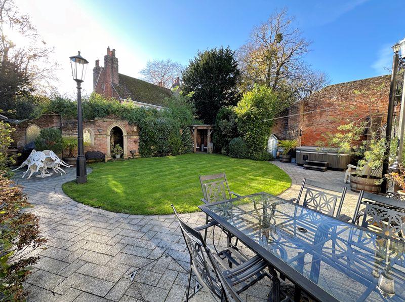Rear Garden/Castle