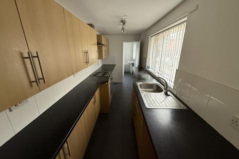 2 bedroom terraced house to rent, Selwyn Street, Stoke-On-Trent