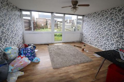 4 bedroom end of terrace house for sale, Tarbert Close, Milton Keynes