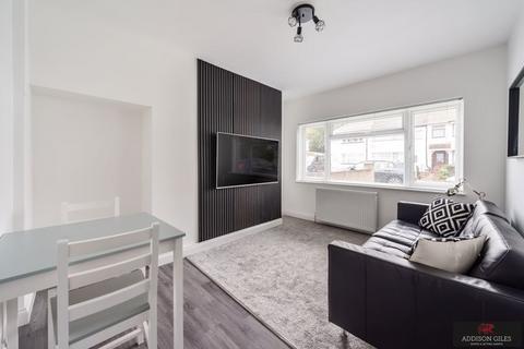 2 bedroom flat to rent, Canterbury Avenue, Slough, SL2