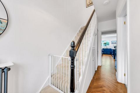 16 Camden Grove, Chislehurst, BR7 5BH