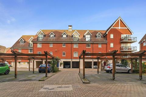 2 bedroom apartment for sale, Neptune Square, Ipswich