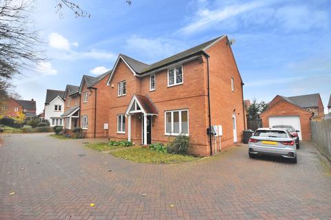 4 bedroom detached house to rent, Nuthatch Place, Essex CM24