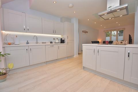 4 bedroom detached house to rent, Nuthatch Place, Essex CM24