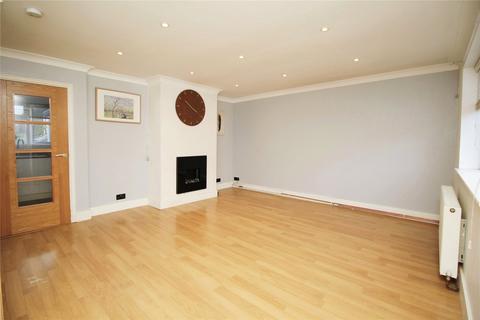 3 bedroom terraced house to rent, Huntingfield Way, Surrey TW20