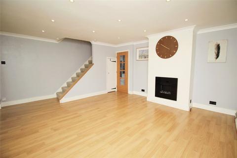 3 bedroom terraced house to rent, Huntingfield Way, Surrey TW20