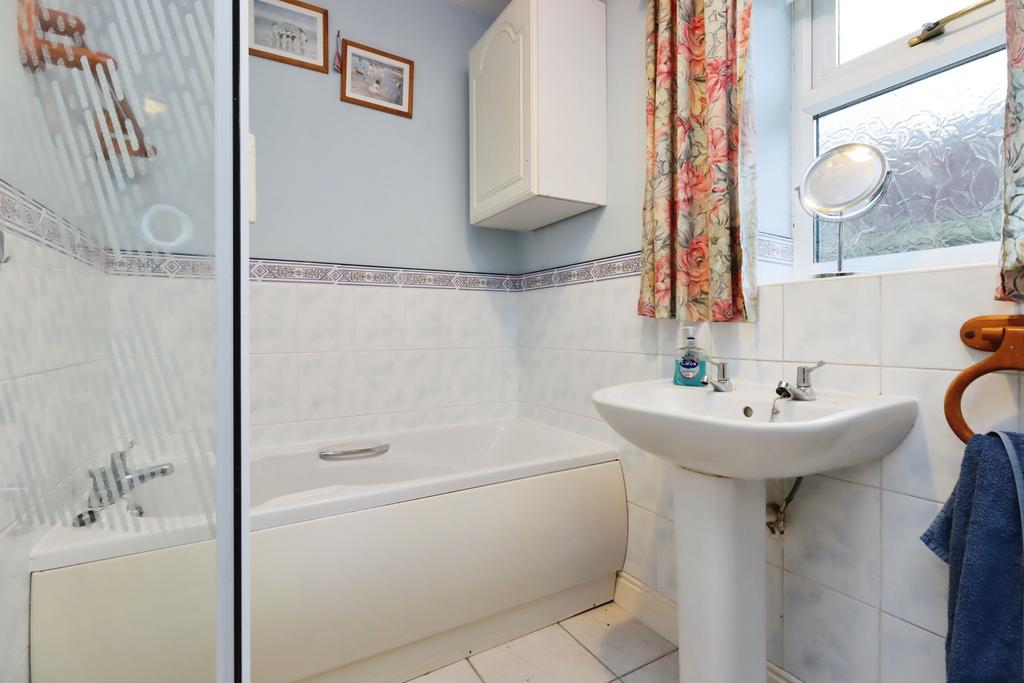 Bath/Shower Room