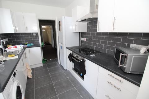 1 bedroom in a house share to rent, Victoria Road, Wolverhampton WV11