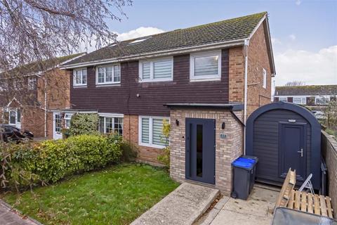 3 bedroom house to rent, Sherbrooke Close, Worthing