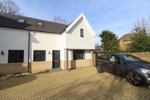 3 bedroom semi-detached house to rent, North Cray Road, Bexley, DA5