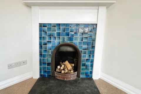 2 Elm Grove, Minehead, TA24 6AA