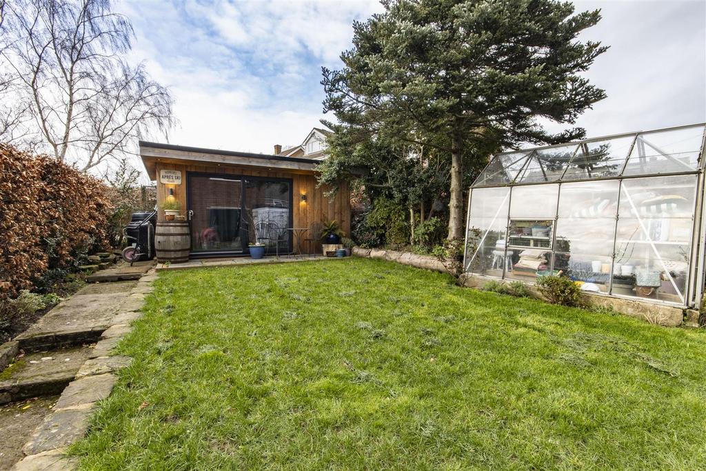 Rear Garden/Summerhouse