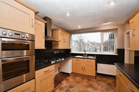 2 bedroom end of terrace house for sale, Woodgate Road, Hull