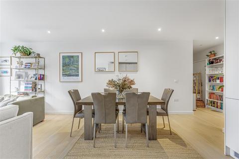 2 bedroom flat for sale, Beatrice Place, SW19