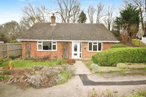 3 bedroom detached bungalow to rent, Hillside Farningham DA4