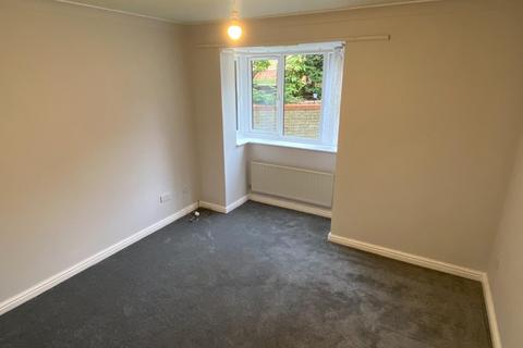 2 bedroom flat to rent, Yew Tree Court, Bury St Edmunds IP33