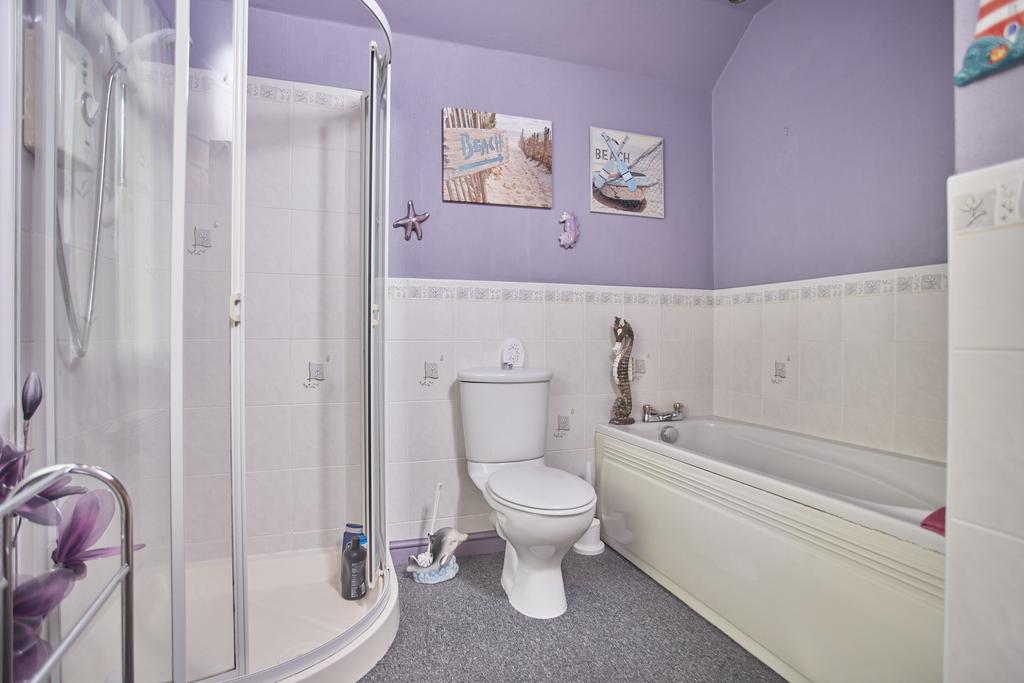 676588a865f99 32 Tintagel Terrace 39169