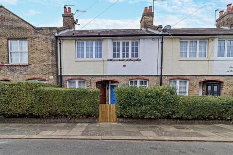 2 bedroom terraced house for sale, Chesthunte Road, London, N17