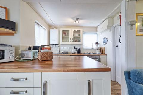 2 Beach Road, Lee Over Sands, Clacton-on-sea, CO16 8ET