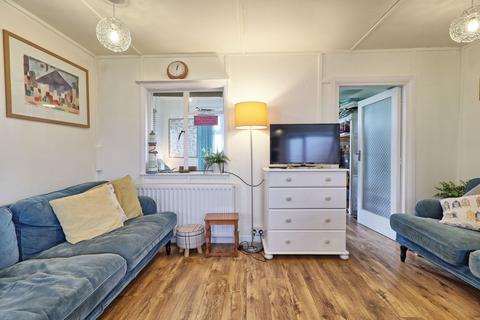 2 Beach Road, Lee Over Sands, Clacton-on-sea, CO16 8ET
