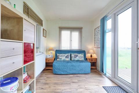2 Beach Road, Lee Over Sands, Clacton-on-sea, CO16 8ET