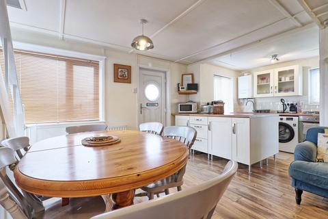 2 Beach Road, Lee Over Sands, Clacton-on-sea, CO16 8ET