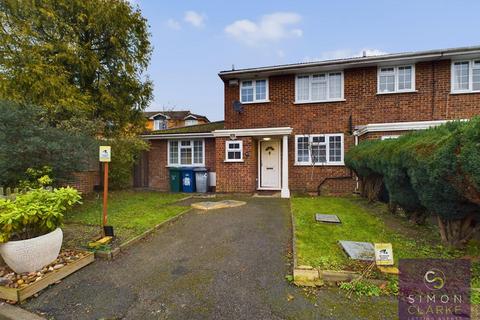 4 bedroom end of terrace house to rent, Kenley Close, Barnet, EN5