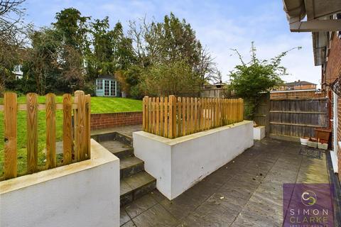 4 bedroom end of terrace house to rent, Kenley Close, Barnet, EN5