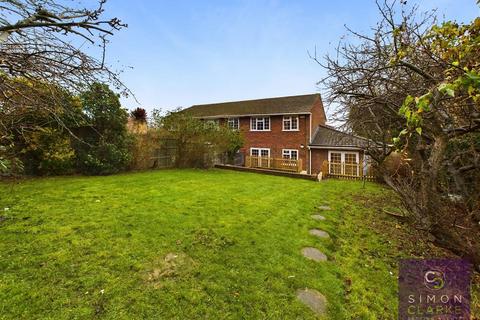 4 bedroom end of terrace house to rent, Kenley Close, Barnet, EN5