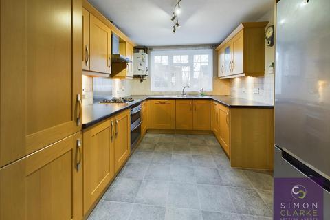 4 bedroom end of terrace house to rent, Kenley Close, Barnet, EN5