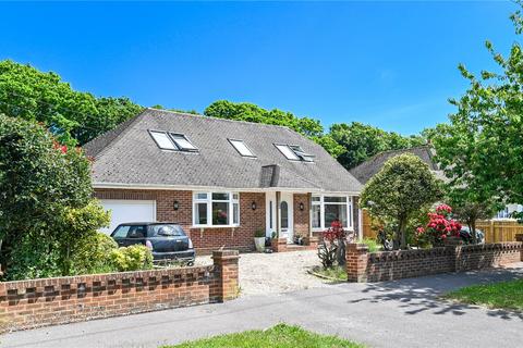 5 Barton Croft, Barton On Sea, New Milton, BH25 7BT