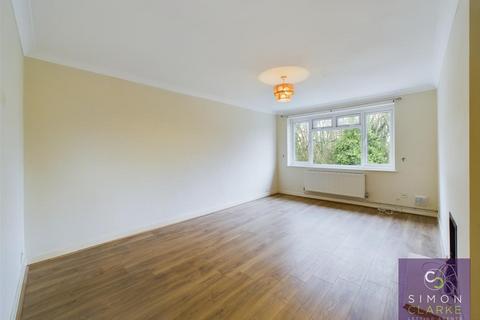 Vernon Crescent, East Barnet, EN4