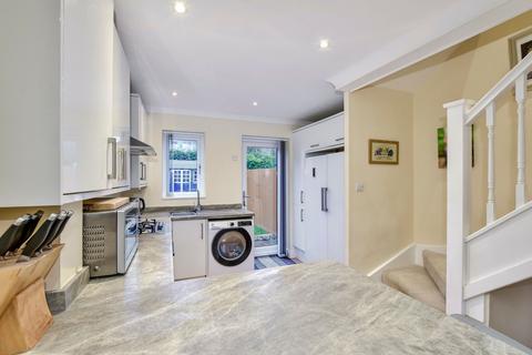 2 Lancaster Way, Abbots Langley, WD5 0PQ