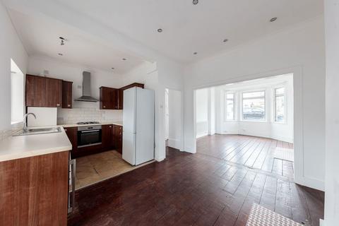 3 bedroom detached house to rent, Birkbeck Road, Beckenham BR3