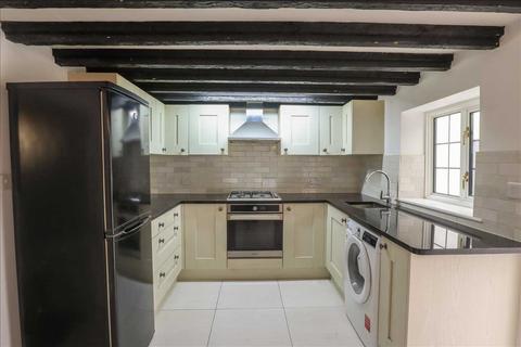 2 bedroom terraced house to rent, Coulsdon Road