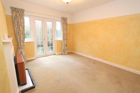 3 bedroom end of terrace house for sale, Sandersfield Road, Banstead SM7