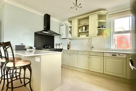 3 bedroom apartment for sale, Camden Hurst, Milford on Sea, Lymington, Hampshire, SO41