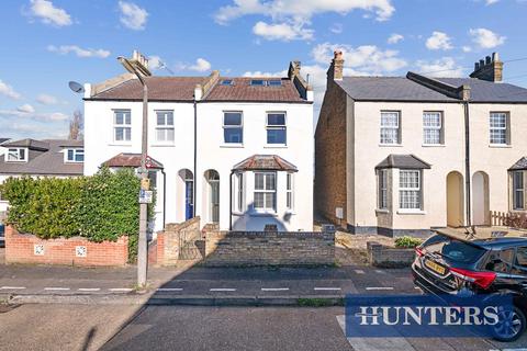 3 bedroom semi-detached house for sale, Lincoln Road, Worcester Park, KT4 8AN