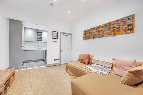 2 bedroom property for sale, Mount Pleasant Crescent, Stroud Green