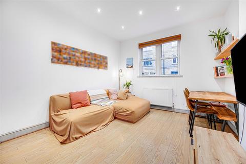 2 bedroom property for sale, Mount Pleasant Crescent, Stroud Green