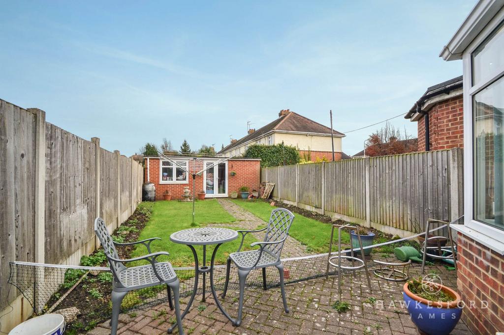 South Avenue, Sittingbourne - Garden