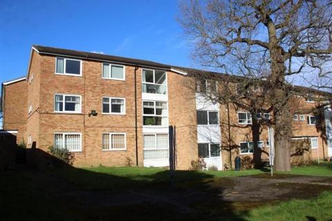 2 bedroom flat to rent, Stapleton Close, Potters Bar, EN6